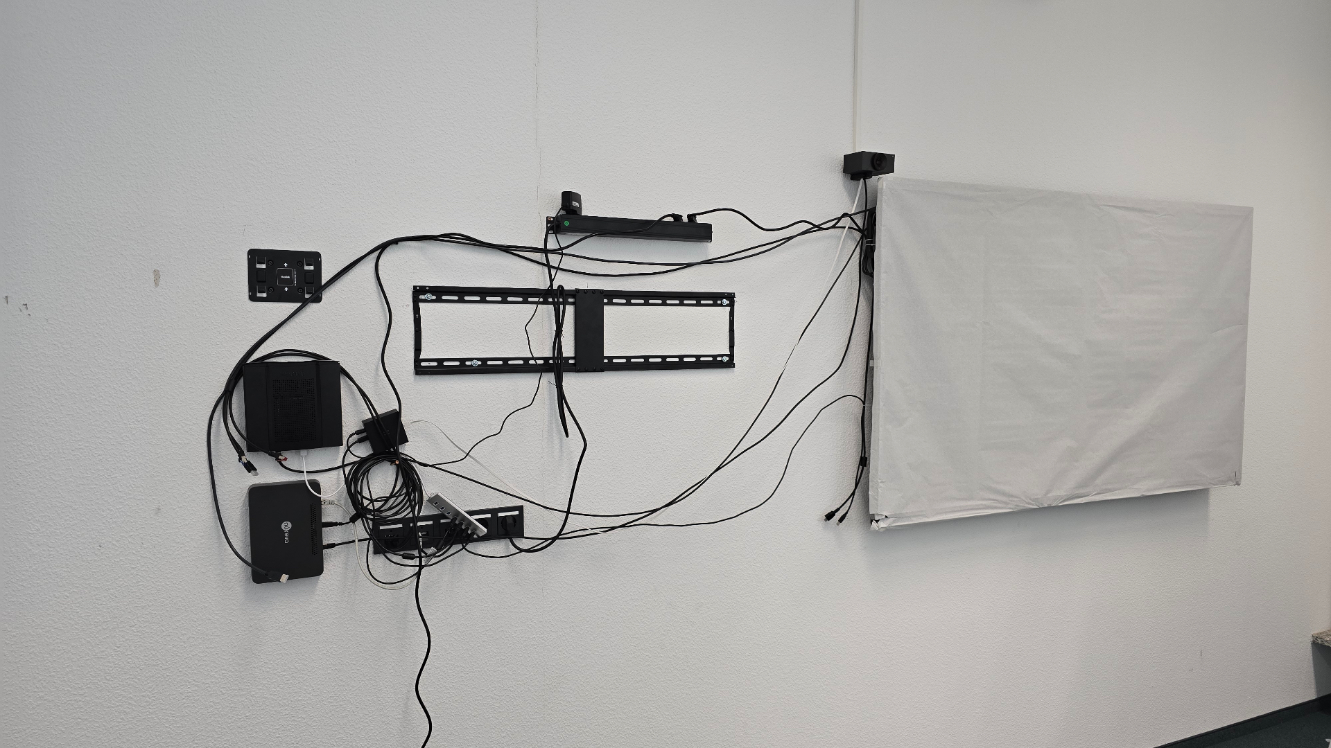 Einheitliche Meeting-Erfahrung in 4 Räumen - Bild 4